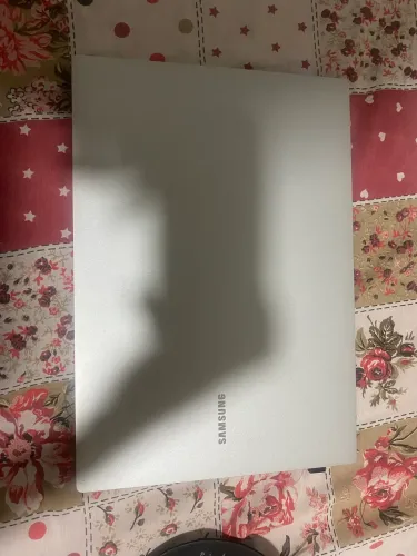 Vende se notebook Samsung semi novo 