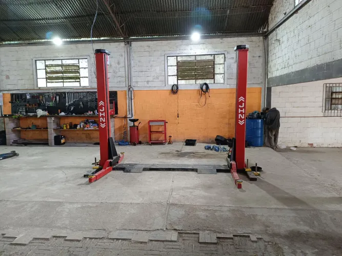 Elevador de 4.100 toneladas semi novo