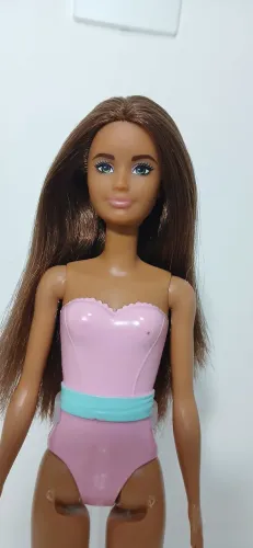 Barbie dreamtopia princesa morena (modelo FJC96)