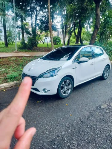 Peugeot 208 Griffe 1.6 Flex 16V 5P Mec. 2015