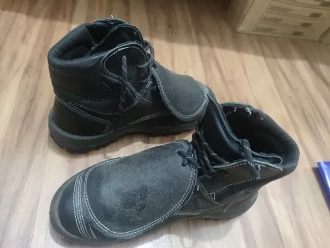 Botina de segurança Safetline número 40 cor preta