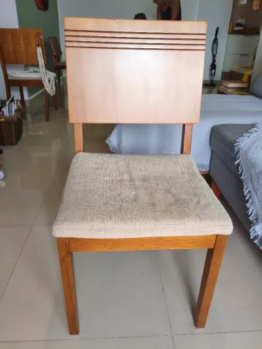 2 cadeiras em madeira (preço por unidade)