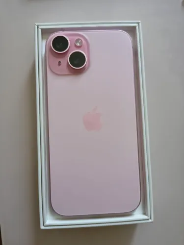 iPhone 15 128, rosa, bateria 84%, excelente estado