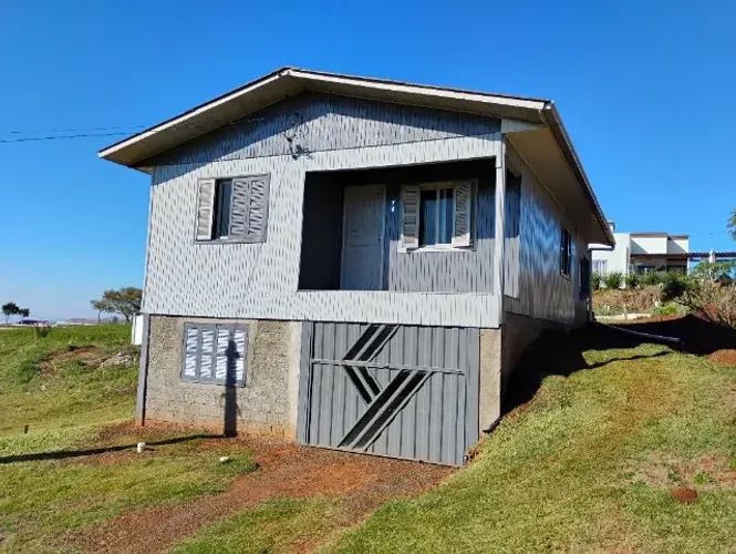 TERRENO COM CASA DE MADEIRA EM SÃO MIGUEL DO OESTE