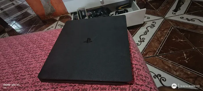 Ps4 slim 1T