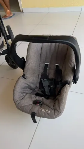 Carrinho de bebe cosco c/ bebe conforto