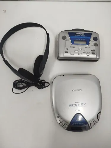 Conjunto de walkman e discman da aiwa