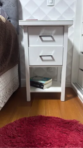 Mesa de cabeceira 50x40 tampo de vidro