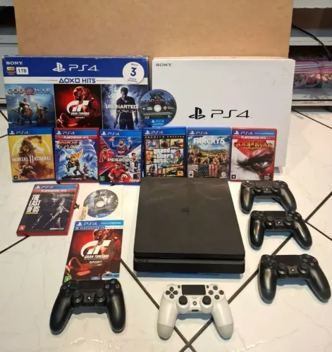 PS4 slim 1tb, 5 controles e com 10 jogos