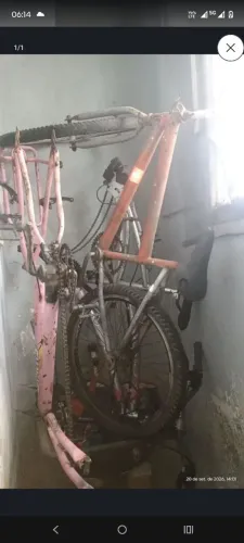 TENHO TRÊS BICICLETAS UMA DELAS É CALOI 100 DE ALUMÍNIO ESTOU QUERENDO 1000 NAS TRÊS