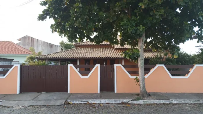 Alugo casa em Grussai excelente localização 