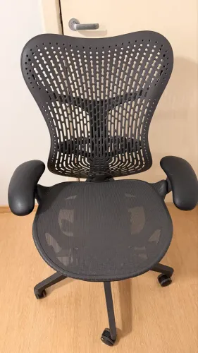 Cadeira ergonômica HERMAN MILLER MIRRA 2