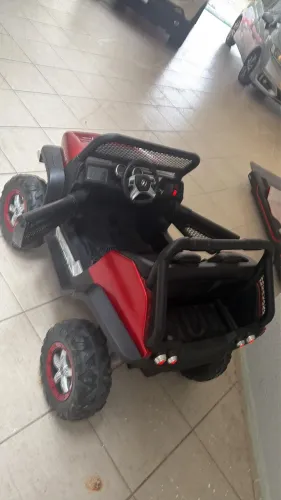 ? Carrinho Elétrico Infantil Mercedes Unimog 24V com Controle Remoto