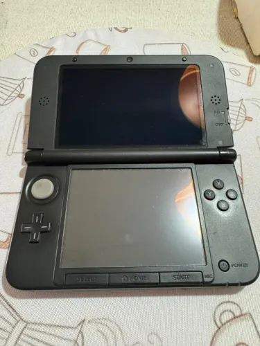 Nintendo 3DS XL Preto + 4 jogos + carregador, case e R4