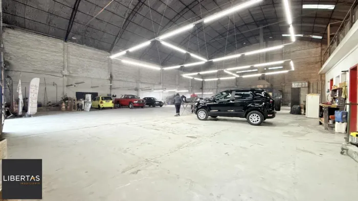 VENDE PAVILHÃO COM 1036 M² CONSTRUÍDOS EM TERRENO DE 1156M² COM TESTADA DE 29,2