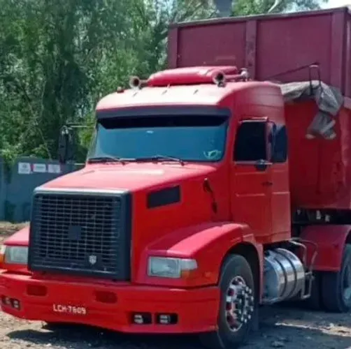 CAMINHÃO VOLVO