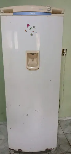 Vendo geladeira consul 380 ltrs em ótimo estado.