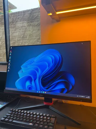 Monitor AOC viper semi-novo