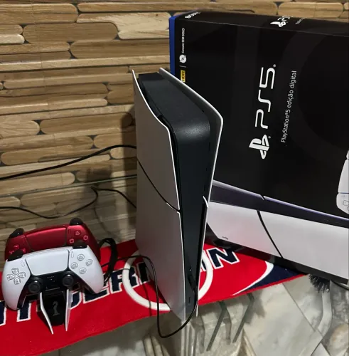 PS5 / C Caixa / Usado 2 Dias