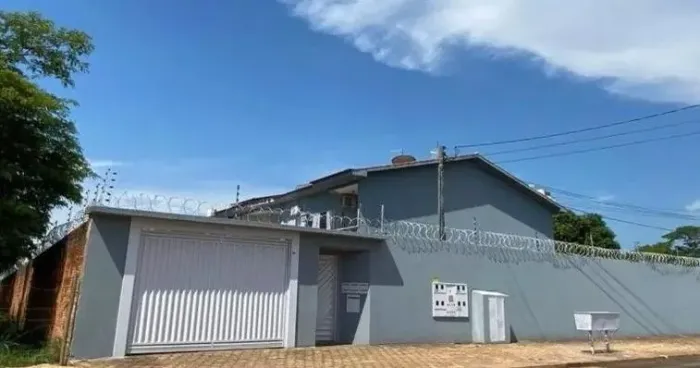 Sobrado 4 Quartos c/ Suíte | Condomínio Fechado | Piscina | Próx. Parque Cesamar