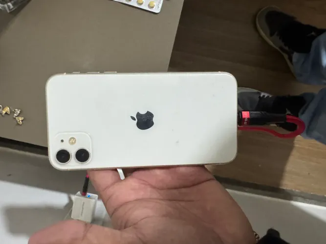 IPHONE 11 64gb