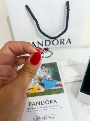 Anel Pandora coração vermelho brilhante