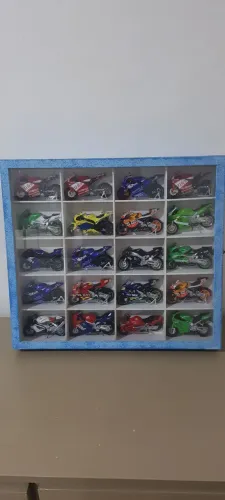 Lote de motos miniaturas  modelos variados 20 unidades