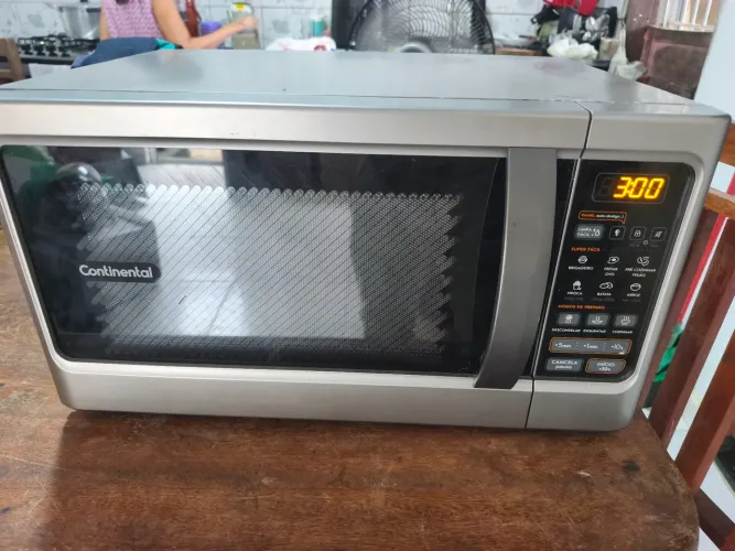Vendo microondas continental 30 litros 