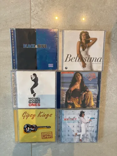 Vendo CDs Internacionais