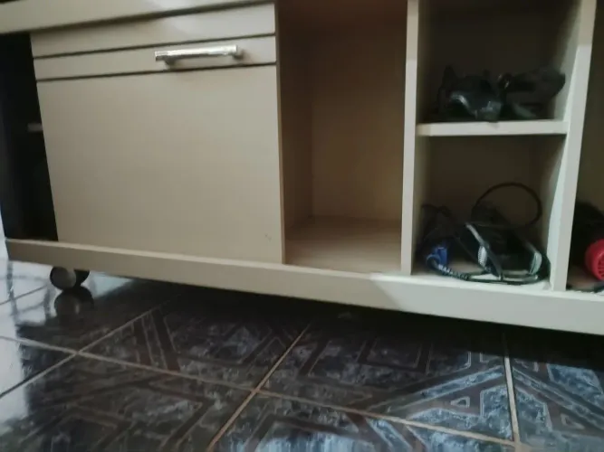 Vende-se Rack com Rodízios