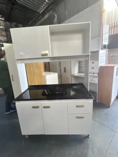Cozinha com Pia de marmorite e espaço para forno microondas / NOVO / ENTREGAMOS