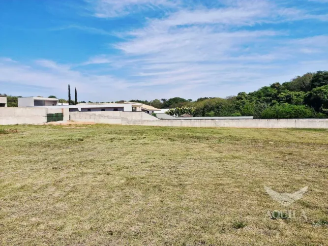 TERENO PLANO COM 1123 m² NO CONDOMÍNIO VILLA TOSCANA - VOTORANTIM