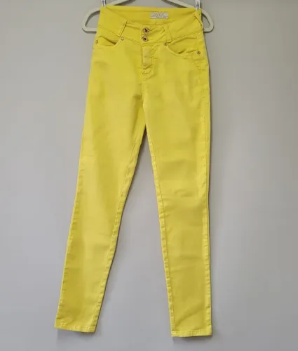 Calça feminina, look para a copa! Confecção Dádiva, em algodão com elastano, tamanho 38.