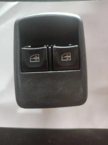 Comando vidro elétrico dianteiro Renault Logan 2017/2021