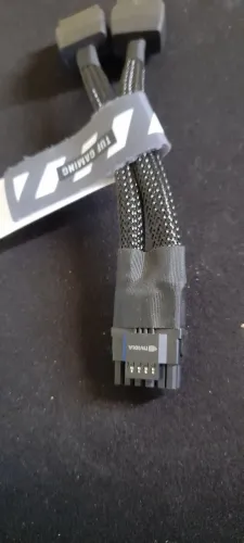 Cabo Adaptador para placas de vídeo Nvidia 50xx