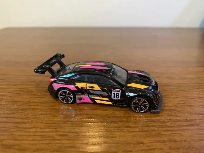 Miniatura Hotwheels 16 Cadillac ATS-V Neon Speeders 1:64 Novo Loose