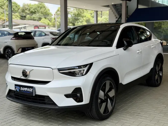 Volvo C40 Recharge Pure Eletric (elétrico) 2023