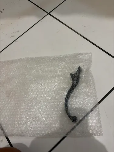 Tampa do escapamento da cb twiste F ano 2026