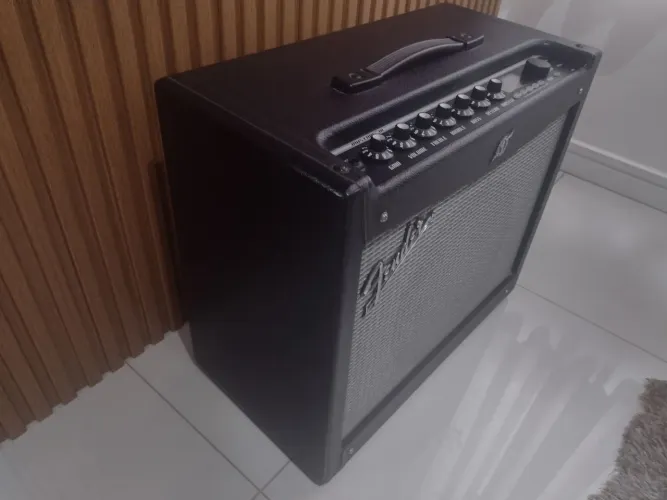 Amplificador fender Mustang