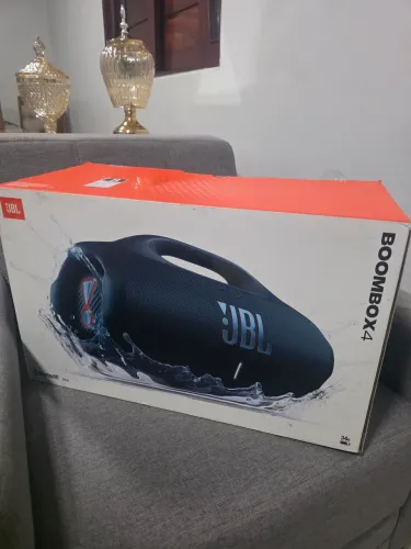 JBL Boombox 4 Bluetooth - Caixa de Som Portátil (Nova / Lacrada na Caixa)