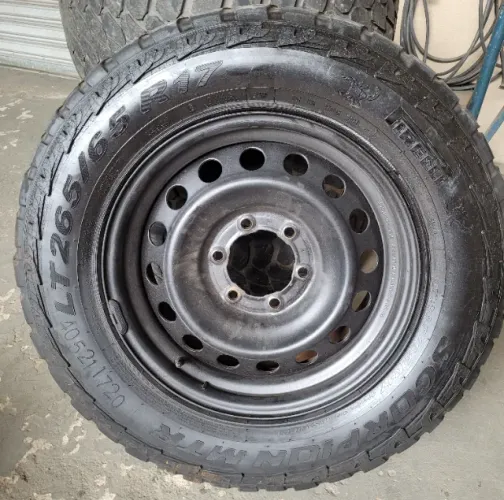 1 Pneu Pirelli Scorpion 265//65R17