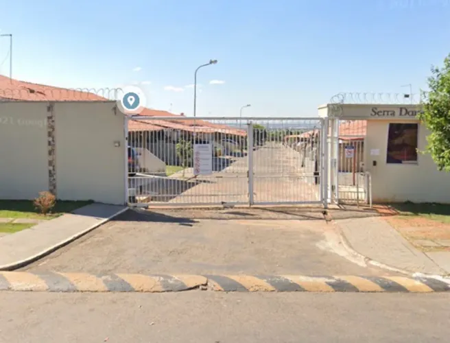 Casa para aluguel - condomínio fechado