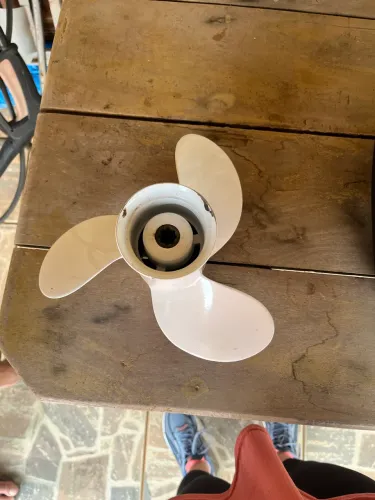 Hélice motor yamaha 15hp original redimensionada