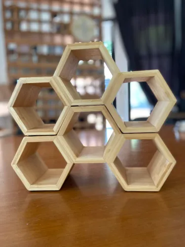 2 Adega colmeia para 3 garrafas, material bambu ( 2 unidades)