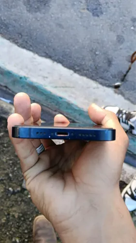 Vendo iPhone 13 128GB novo