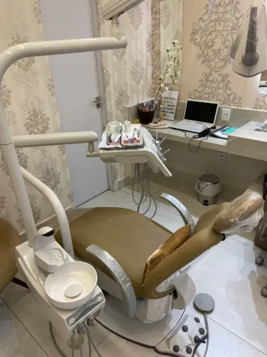 Cadeira odontológica, pouco uso, igual a uma zera! Tel 62- *