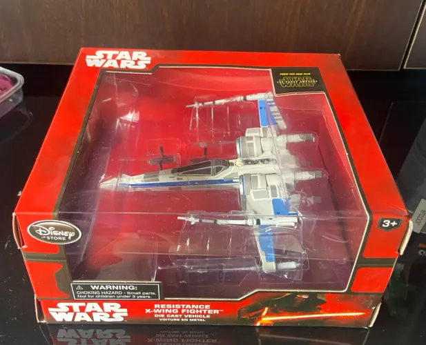 Star Wars X-Wing Fighter - Resistance (The Force Awakens) Die-Cast Disney | Novo
