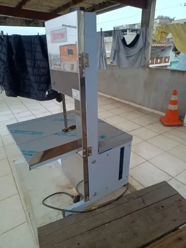 Serra Fita B152 Botini para Açougue / Cortes de Carne - Em ótimo estado!