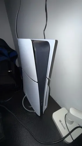 Ps5 Slim mídia Física ( Menos de 1 mês de uso )