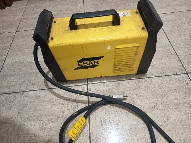 Máquina de solda ESAB